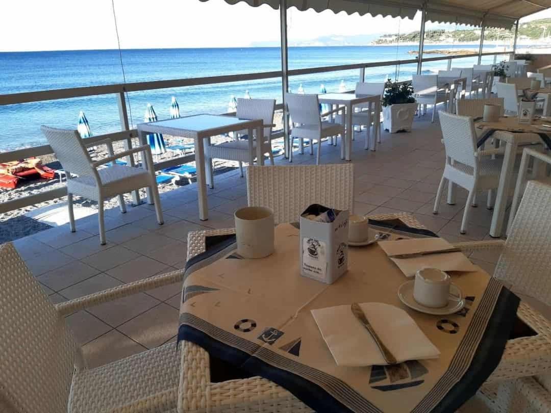 Hotel Savoy Varazze Exteriör bild